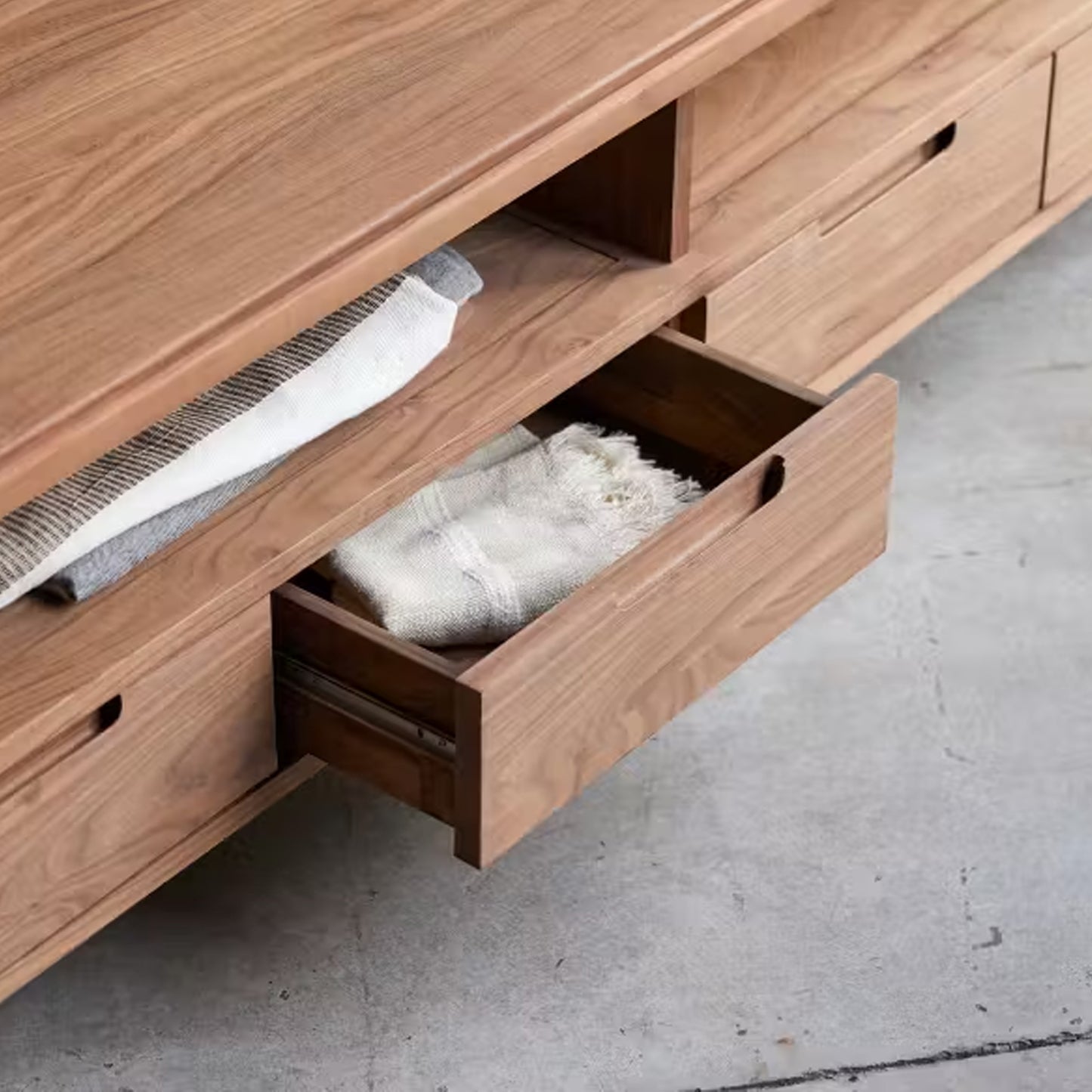 Mid-Century - Solid Nogal Wood Credenza
